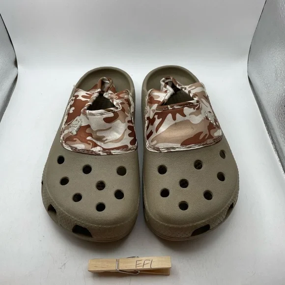 Crocs women’s tan clogs size 5 - Picture 3 of 9